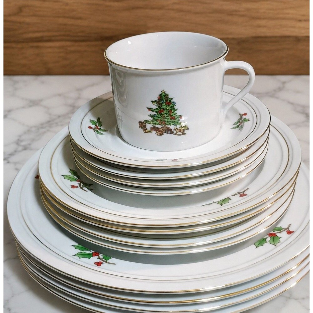 Holiday Hostess Christmas  13pcs Plates Vintage Retro Cozy
